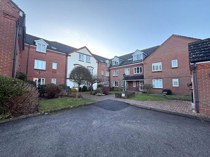 1 Bedroom Flat For Sale In Dove Gardens, Park Gate, Southampton, Hampshire, SO31
