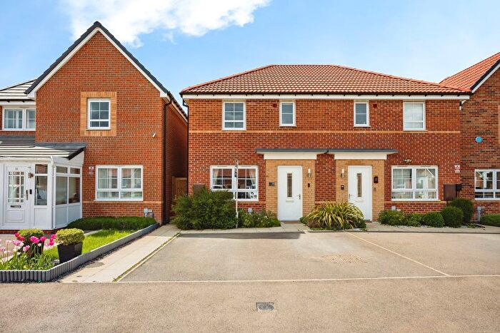 3 Bedroom Semi Detached House For Sale In Gray Avenue, Bingham, Nottinghamshire, NG13