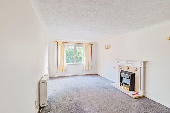 1 Bedroom Flat For Sale In Linkfield Lane, Redhill, Surrey, RH1