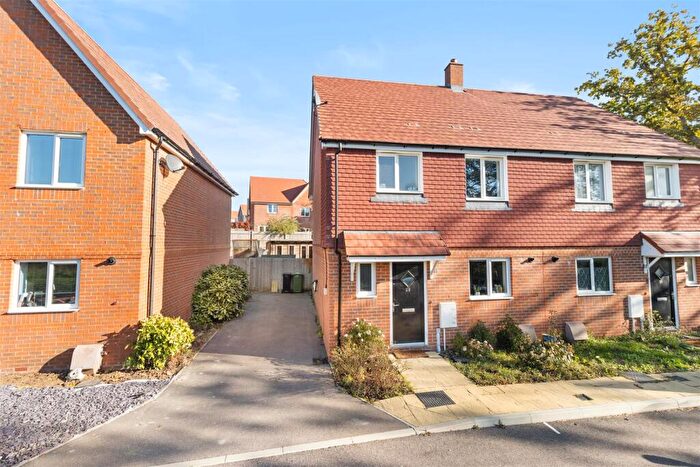 3 Bedroom Semi Detached House For Sale In Sail Street, Hailsham, BN27
