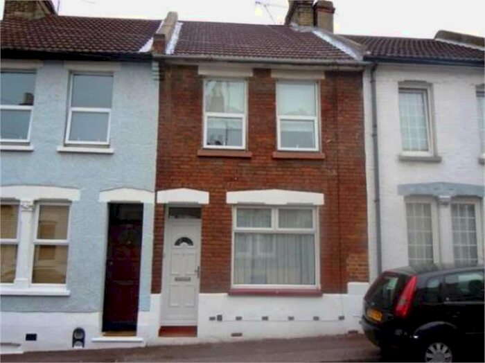 2 Bedroom Property To Rent In Dale Street, Chatham, Kent ME4