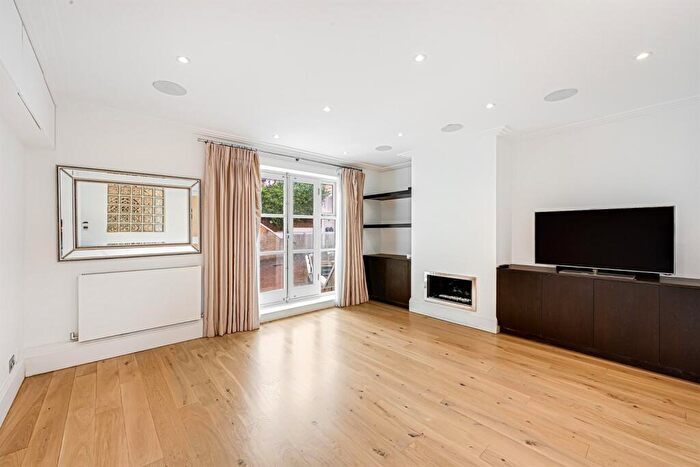 2 Bedroom Flat To Rent In Peony Court, SW10