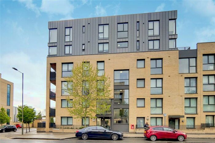 2 Bedroom Apartment To Rent In Percival Avenue, London, NW9