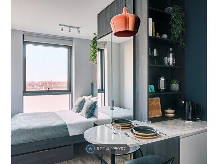Studio To Rent In Crossharbour Plaza, London, E14