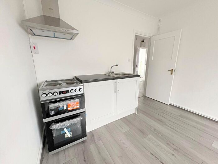 1 Bedroom Flat To Rent In Napier Road, Gillingham, ME7