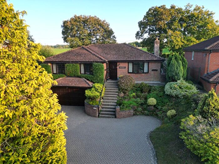 4 Bedroom Detached House For Sale In Winchester Street, Overton, RG25