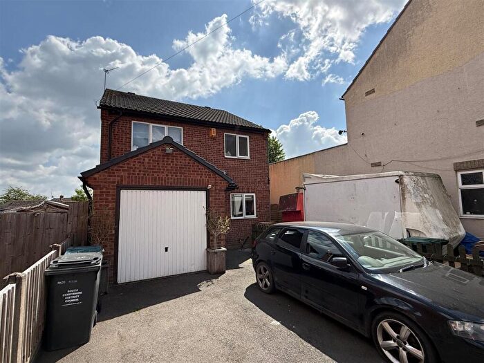 3 Bedroom Detached House For Sale In Oversetts Road, Newhall, Swadlincote, DE11