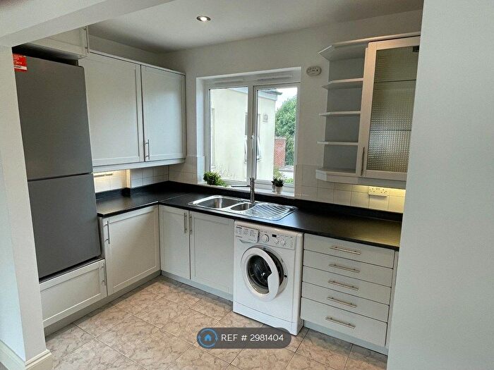 2 Bedroom Flat To Rent In Raleigh Road, Richmond, TW9