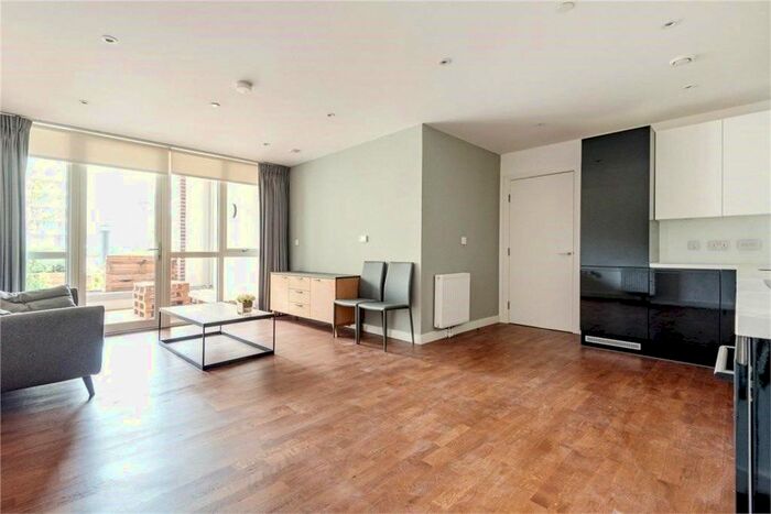 2 Bedroom Flat To Rent In Discovery Tower, 1 Terry Spinks Place, London E16