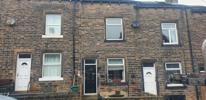3 Bedroom Terraced House To Rent In Carleton Street, Keighley, BD20