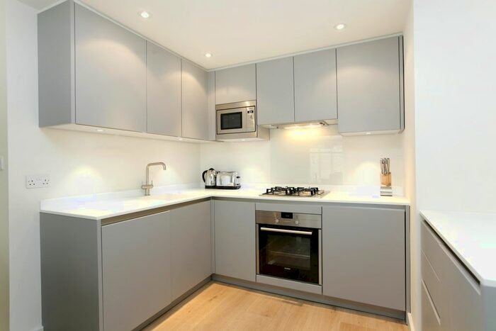 1 Bedroom Flat To Rent In Petersham Road, Richmond, TW10