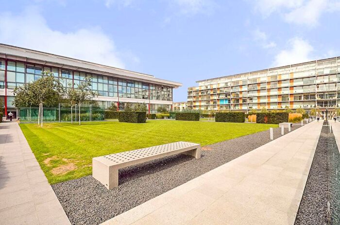 2 Bedroom Flat To Rent In Highbury Stadium Square, Islington, London, N5