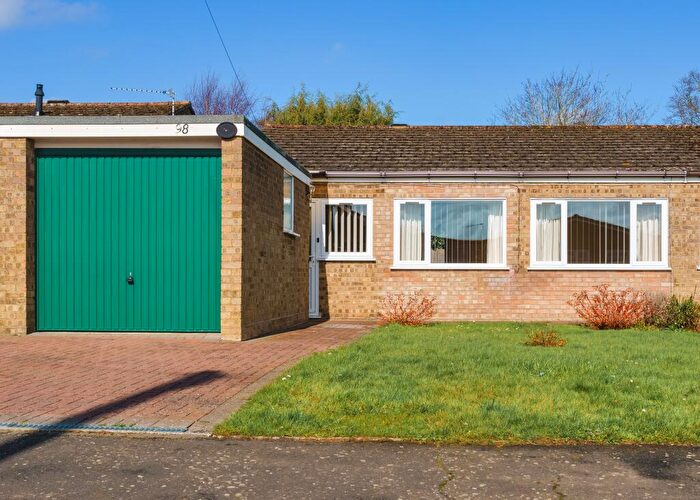 3 Bedroom Semi-Detached Bungalow To Rent In St Laurence Avenue, Brundall, Norwich, NR13
