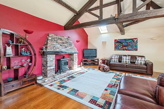 2 Bedroom Cottage For Sale In Far End Lane, Honley, Holmfirth, HD9