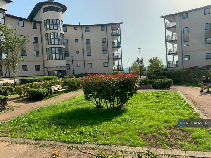 2 Bedroom Flat To Rent In Rowan Court, Swindon, SN1