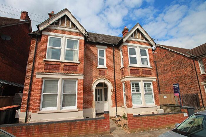 1 Bedroom Flat To Rent In Merton Road, Castle Road, MK40