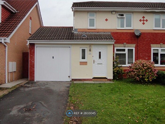 3 Bedroom Semi Detached House To Rent In Derwen Deg, Neath, SA10