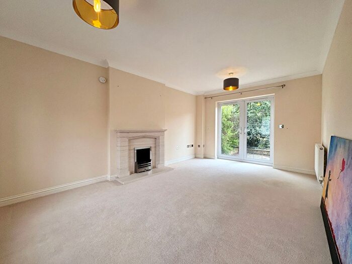4 Bedroom Property For Sale In Allendale Road, Loughborough, LE11