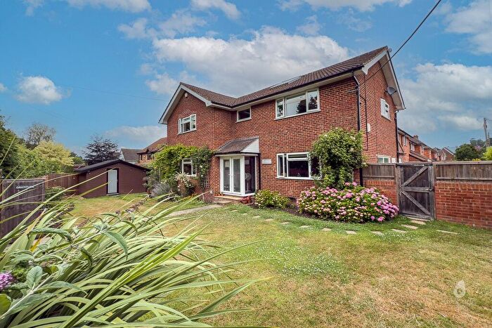4 Bedroom Detached House For Sale In Foxley Lane, Binfield. Berkshire, RG42