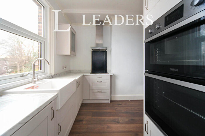 2 Bedroom Apartment To Rent In Bedroom Apartment - First Floor - Central Luton - Crescent Rise, LU2