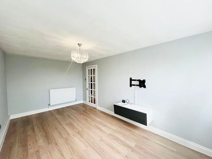 2 Bedroom Property To Rent In Arden Forest Estate, Nuneaton, CV10