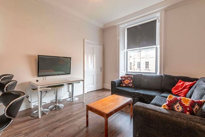 5 Bedroom Flat To Rent In Rankeillor Street, Edinburgh, EH8