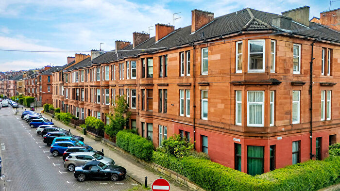 2 Bedroom Flat For Sale In White Street, Partick, G11