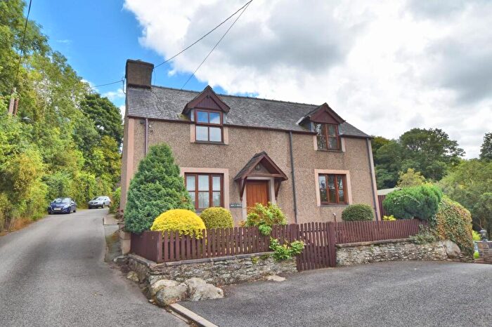 3 Bedroom House For Sale In Cynwyd, Corwen, LL21