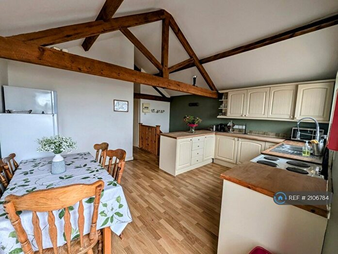 5 Bedroom Detached House To Rent In Ledbury Road, Newent, GL18
