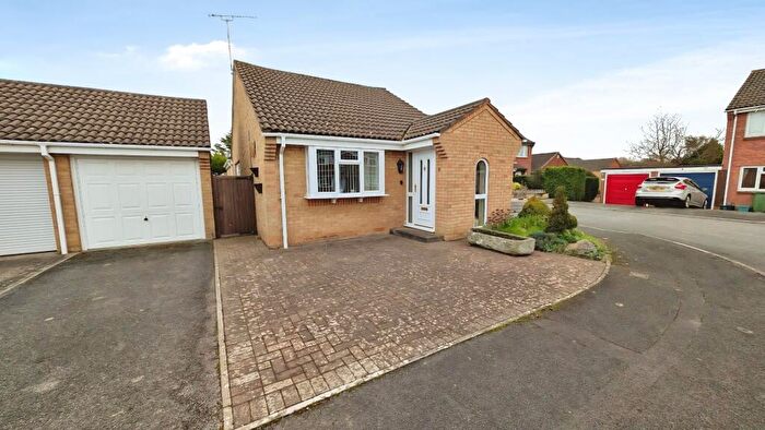 2 Bedroom Detached Bungalow For Sale In Cambrian Drive, Yate, Bristol, BS37