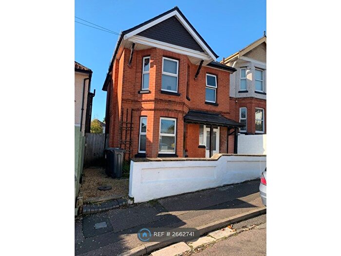 5 Bedroom Detached House To Rent In Acland Road, Bournemouth, BH9