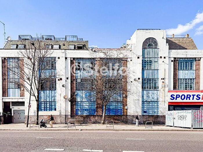 2 Bedroom Flat To Rent In Camden Road, London, N7