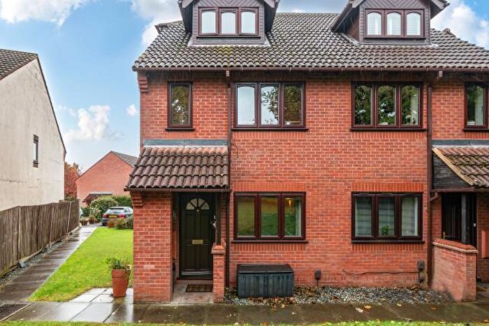 1 Bedroom Apartment For Sale In The Copse, Amersham, HP7