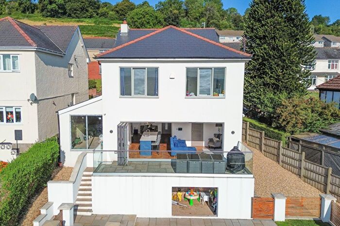 4 Bedroom Detached House For Sale In Sunnybank Road, Griffithstown, NP4