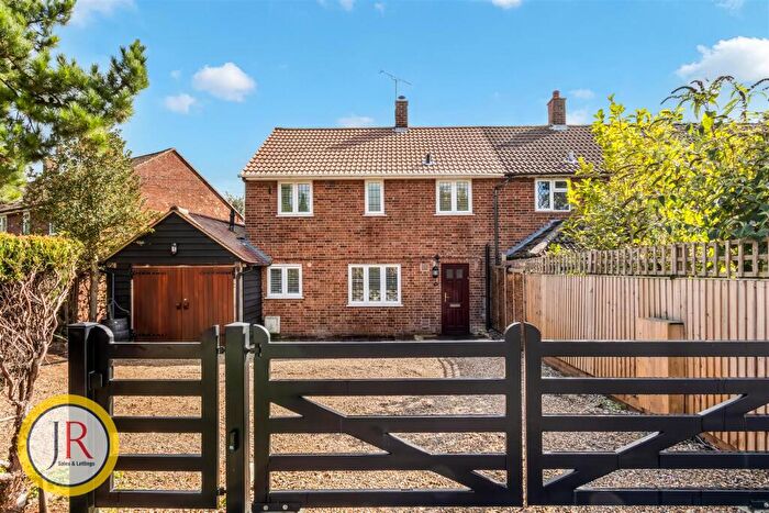 3 Bedroom Semi-Detached House For Sale In Newgate Street Village, SG13