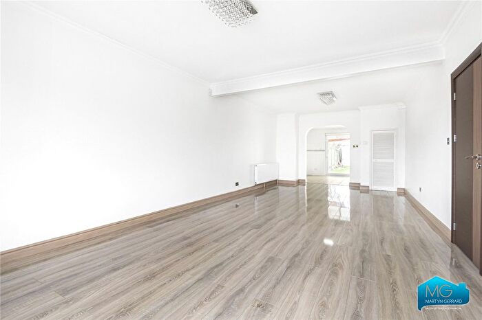 4 Bedroom Terraced House To Rent In Bounds Green Road, Wood Green, London, N22