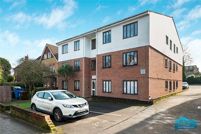 2 Bedroom Apartment For Sale In Station Road, New Barnet, Barnet, EN5