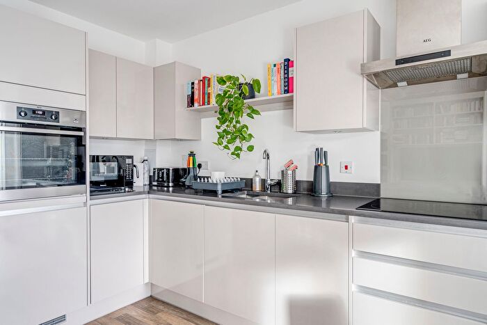 1 Bedroom Flat For Sale In Ikon Apartments, Dalmeny Avenue, Tufnell Park, N7