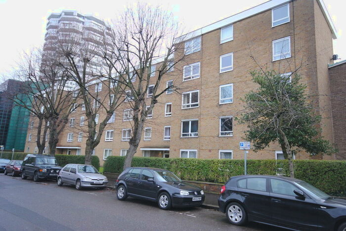 Studio To Rent In Altyre Road, Croydon, CR0