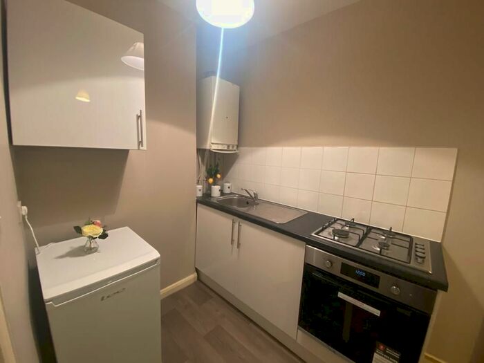 Studio To Rent In Flat E High Town Road, Luton, LU2