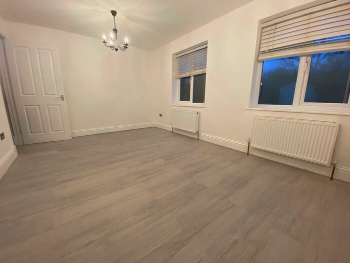 3 Bedroom House To Rent In Allibone Close, Whitnash, Leamington Spa, CV31