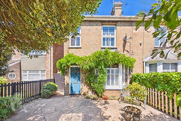 3 Bedroom Semi-Detached House For Sale In St. Georges Road, Beccles, NR34