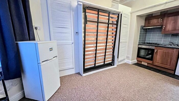 1 Bedroom Flat To Rent In Bath Road, Arnos Vale, Bristol, BS4