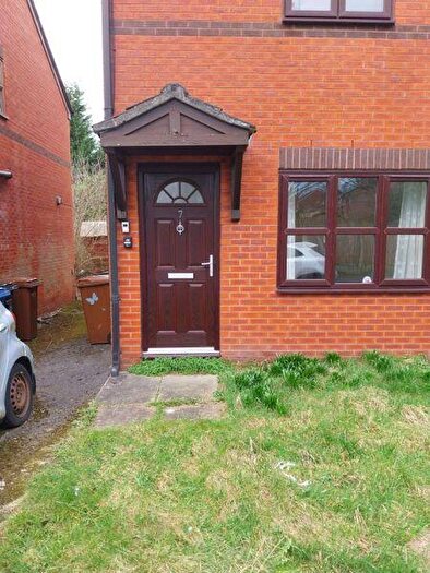 2 Bedroom Semi Detached House To Rent In Sparrow Close, Stockport, Greater Manchester, SK5