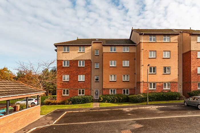 2 Bedroom Flat For Sale In Burnvale Place, Livingston, EH54