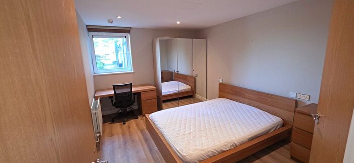 3 Bedroom Flat To Rent In Argyll Road, London, SE18