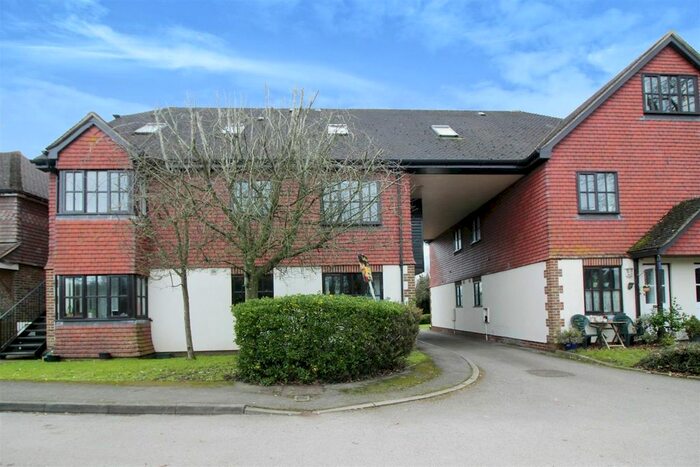 2 Bedroom Flat To Rent In Coombe Court, Coombe Avenue, Sevenoaks, TN14