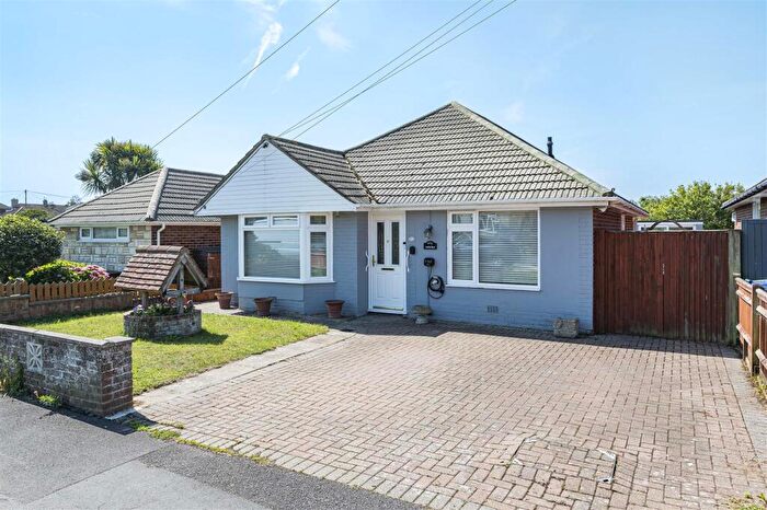 3 Bedroom Detached Bungalow For Sale In Arundel Road Central, Peacehaven, BN10