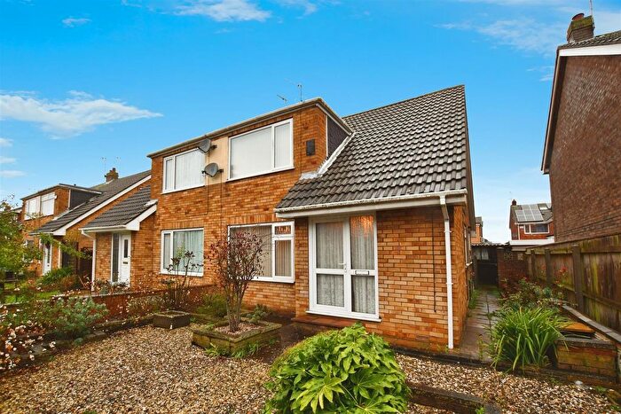 3 Bedroom Semi-Detached Bungalow For Sale In Cotterdale, Hull, HU7