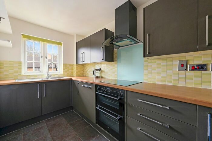 1 Bedroom Flat To Rent In Selhurst Close, London, SW19